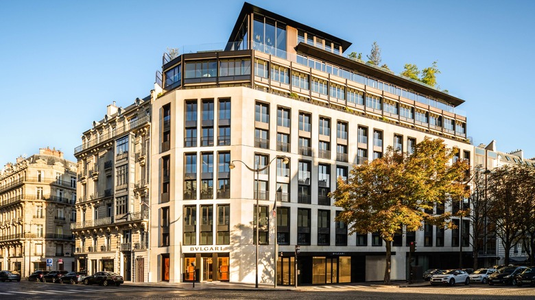 Exterior view of the facade of Bulgari Paris