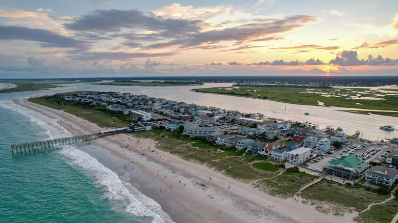 Johnnie Mercer's Pier near Shell Island in North Carolina