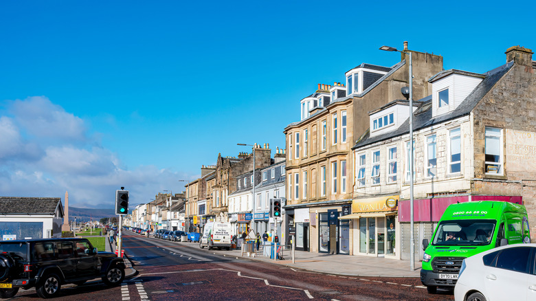 A row of buildings on Clyde Street by the promenade in Helensburgh on a sunny day