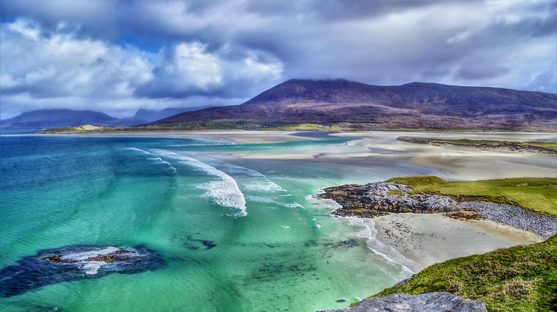 The beach at Luskentyre on the Isle of Harris, with blue-green water