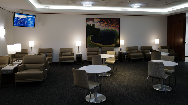Interior of United Club at Dulles International Airport