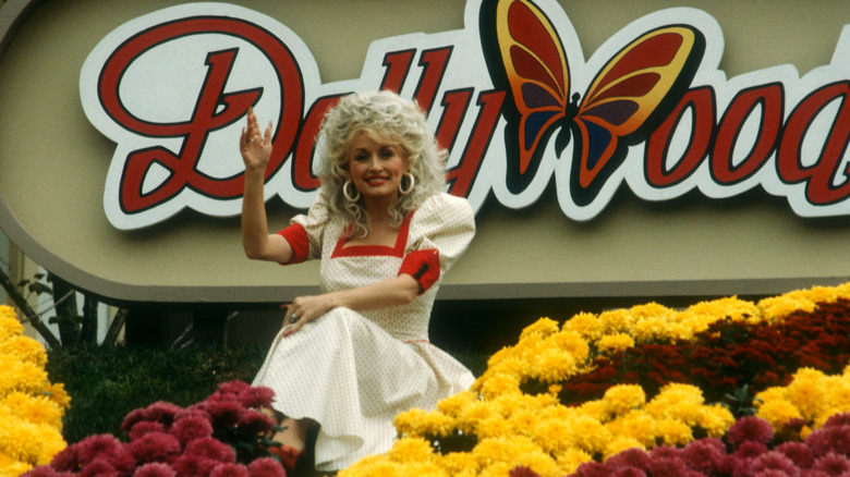 American singer and songwriter Dolly Parton in 1988, in Pigeon Forge, Tennessee