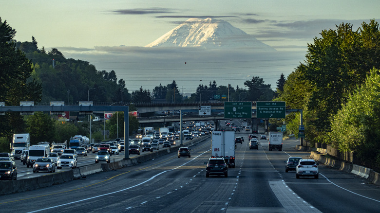 Drivers on Interstate 5 with Mount Rainier in the background