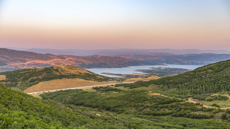 Scenic view of Jordanelle Reservoir in Jordanelle State Park, Utah