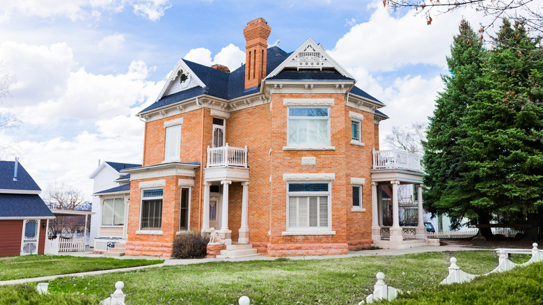 Historic red brick building in Mount Pleasant