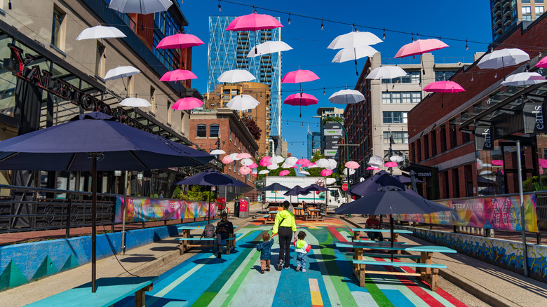 Helmcken Plaza, Yaletown, Vancouver