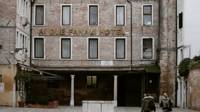 Outer entrance of Ai Due Fanali in Venice, Italy