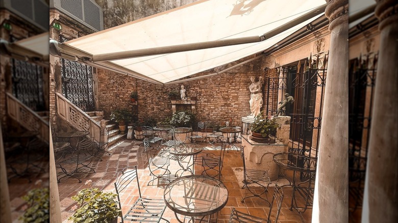 Inner courtyard at Hotel Al Ponte Mocenigo in Venice, Italy