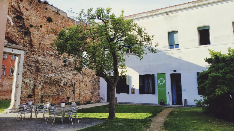 Outer courtyard of Ostello S. Fosca in Venice, Italy