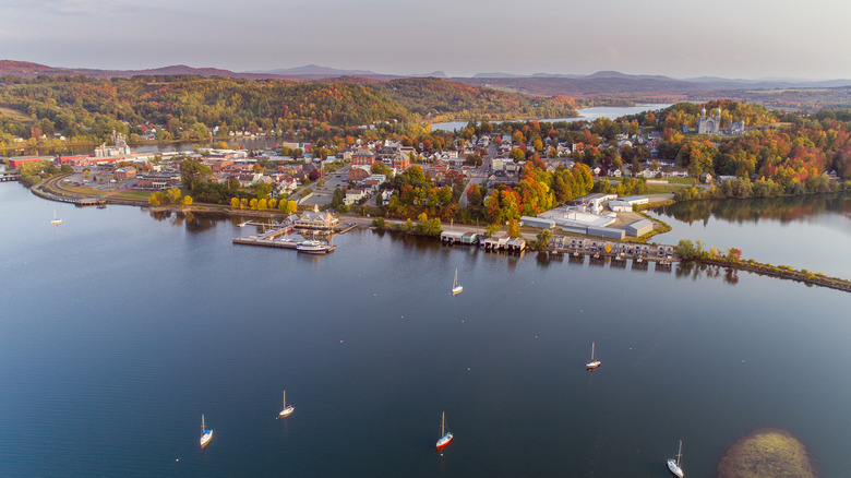 An overview shot of a beautiful coastal town in Vermont during the day.