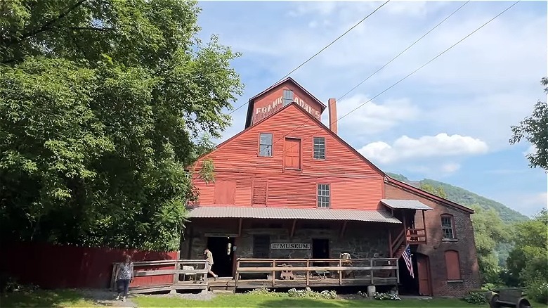 Red barn building, Frank Adams Grist Mill
