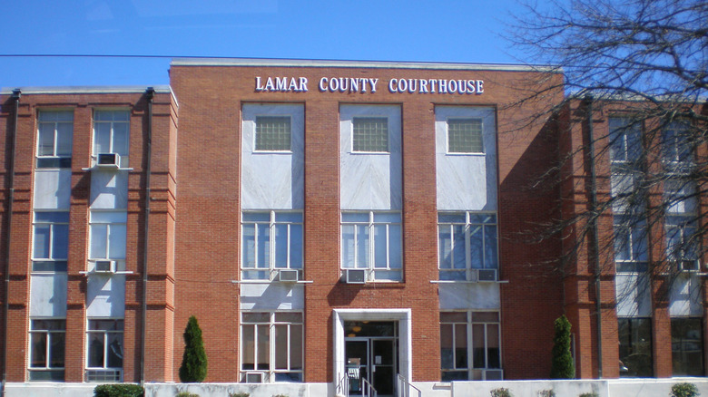 Lamar County Courthouse in Vernon, Alabama