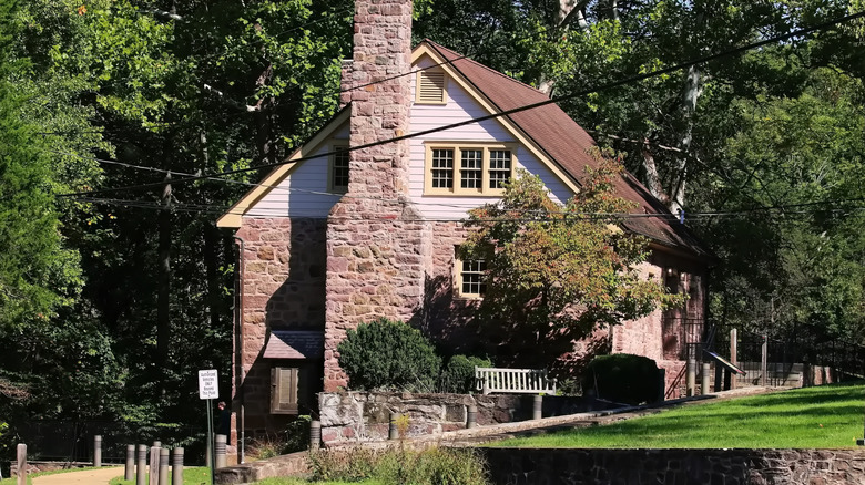 Cabell's Mill House in Ellanor C. Lawrence Park