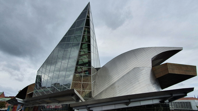 Exterior of Taubman Museum of Art