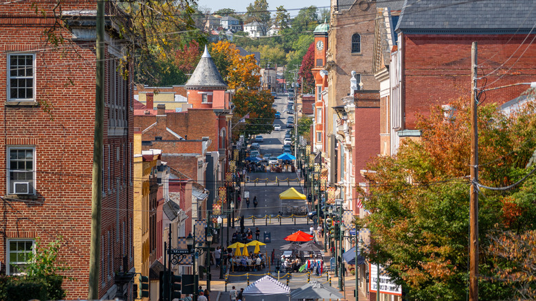 The crowded main street of Staunton, Virginia