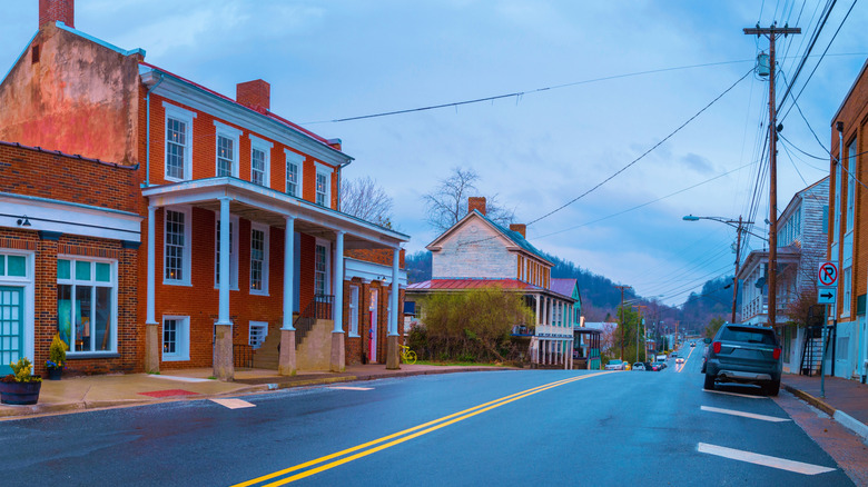 Homes and cars along a Lovingston street