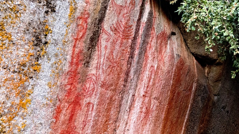 Red pictographs on Hospital Rock in Sequoia National Park