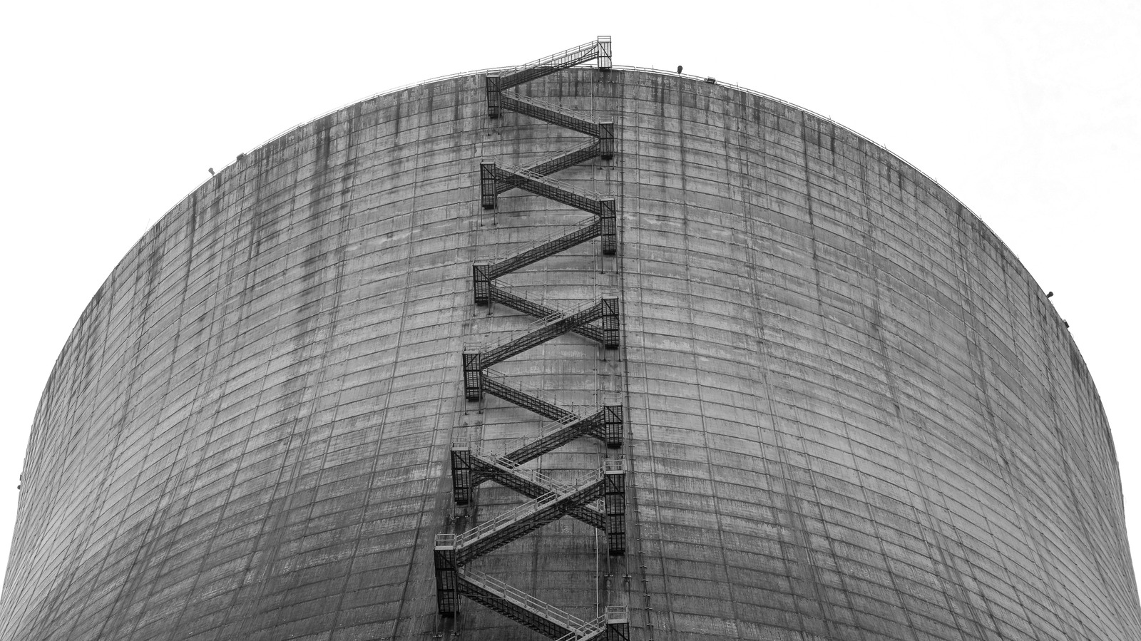 Washington's Abandoned Nuclear Power Plant Is Now A Park With A Haunting  History And Unique Architecture