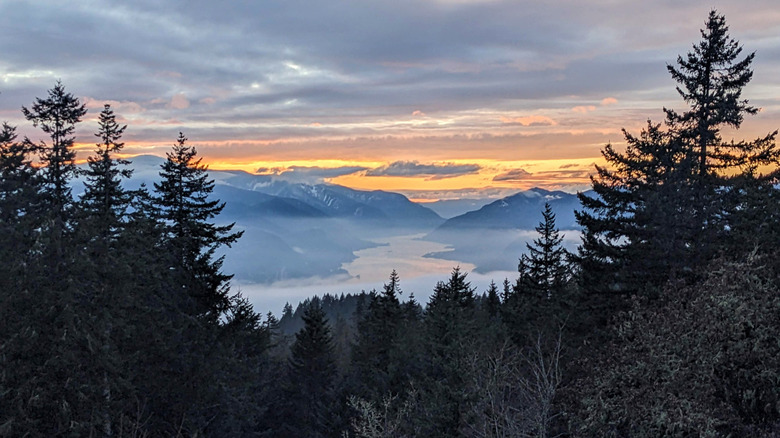 Mountain views from White Salmon, Washington