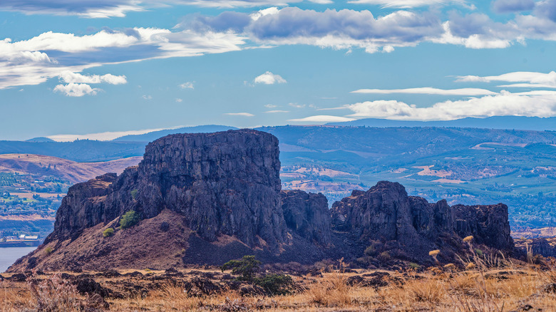 Horsethief Butte in Columbia Hills State Park in Washington's Columbia River Gorge