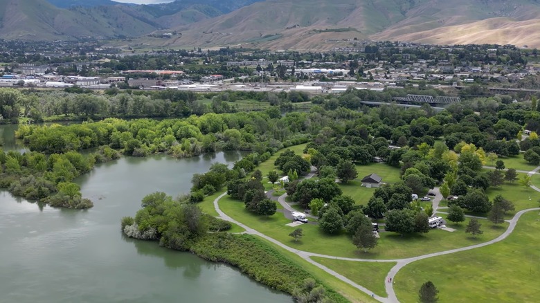 Wenatchee Confluence State Park situated on the Columbia and Wenatchee Rivers with plenty of greenery