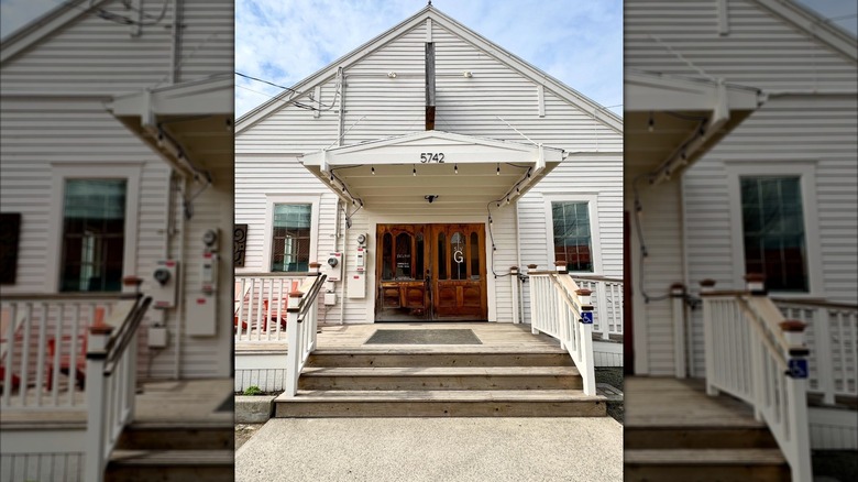 Smith and Vallee Gallery in Edison