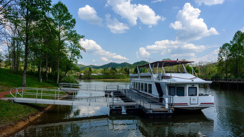 Boat at the dock at Stonewall Resort State Park