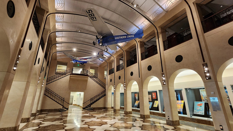 The SFO Museum, International Terminal ( FLY & EXPLORE VIDEO ARTS )