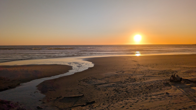 Sunset photo over Lincoln City Beach in Oregon