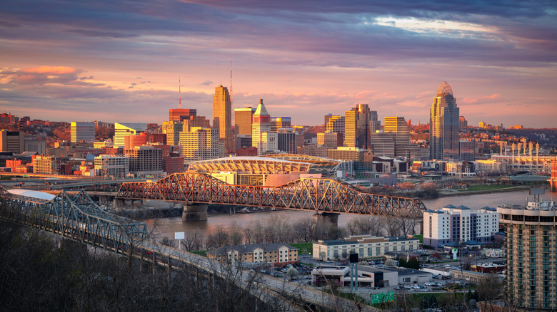 View of the Cincinnati, Ohio skyline at sunset.