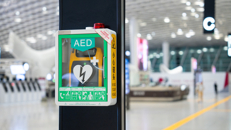 AED in airport