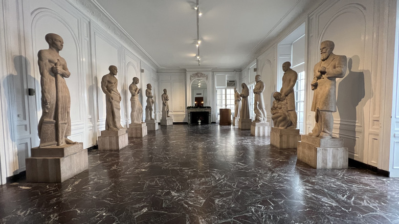 Statues inside the International Museum of Surgical Science in Chicago