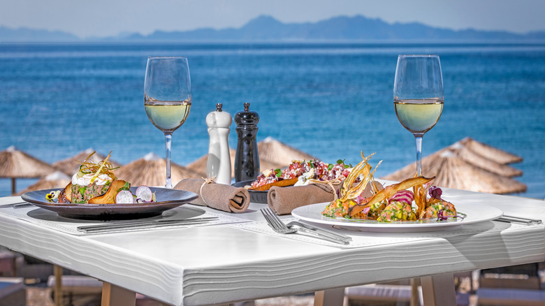 beach table and wine set