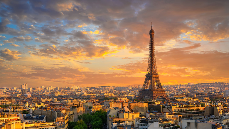 skyline of city of paris