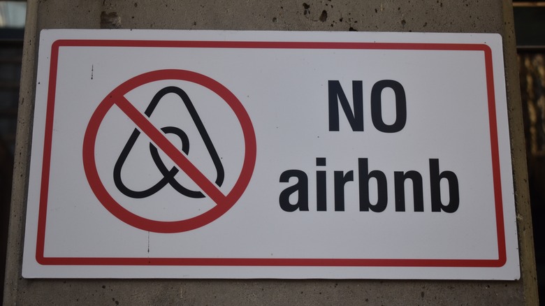 A no Airbnb sign