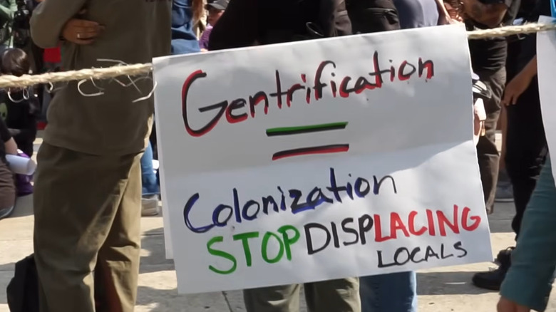 Sign in Oaxaca protesting gentrification