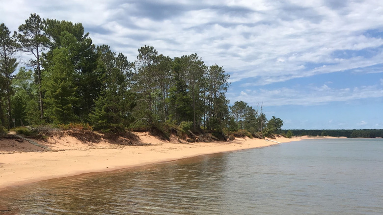a soft, sandy beach on Stockton Island on a clear day