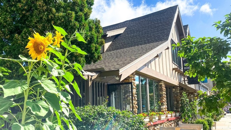 The exterior of Palmer's Steakhouse