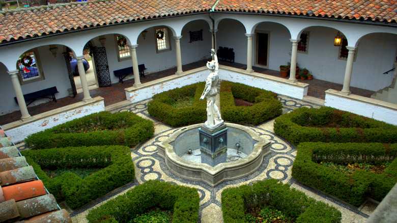 The Mercury Courtyard of Villa Terrace