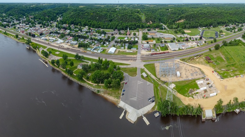 Cassville with the few historic streets along the water, the green hill behind, and the river in front