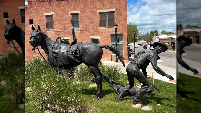 Statue of a horse and a cowboy in Buffalo, Wyoming