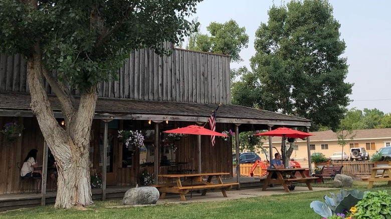 Exterior view of Innominate Coffeehouse & Bakery in Ranchester, Wyoming