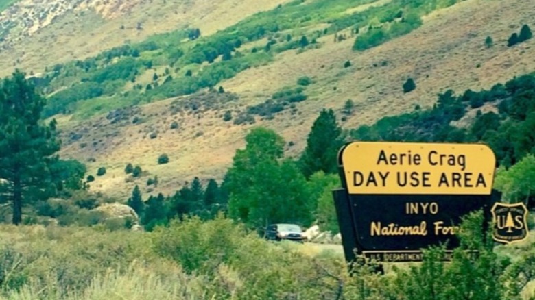 picture of Aerie Crag entrance sign