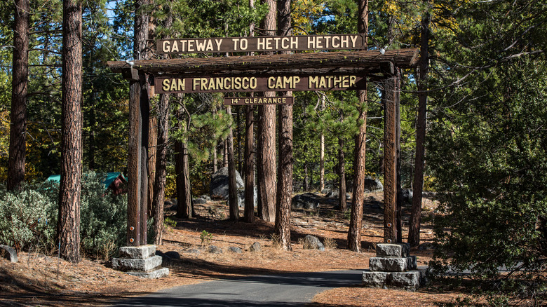 Hetchy Hetch Camp Mather entrance