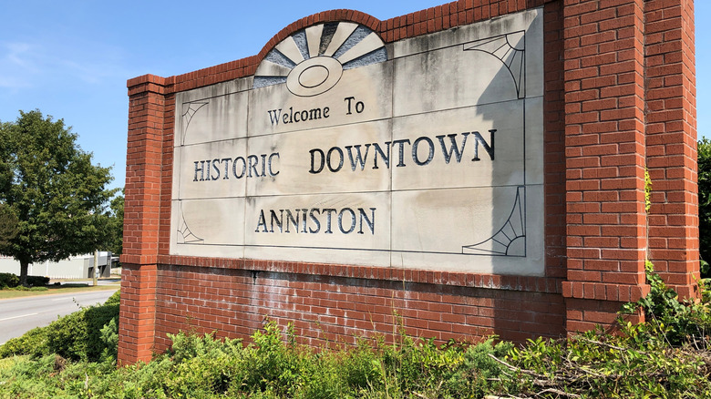 The welcome sign for Anniston's historic downtown