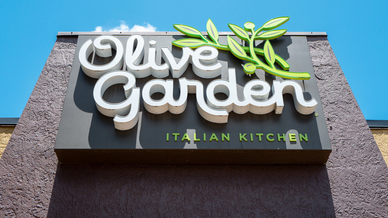 Olive Garden restaurant exterior