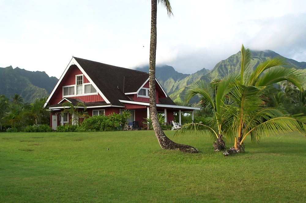 Hanalei Bay beach cottage, Kauai by Tara Coomans