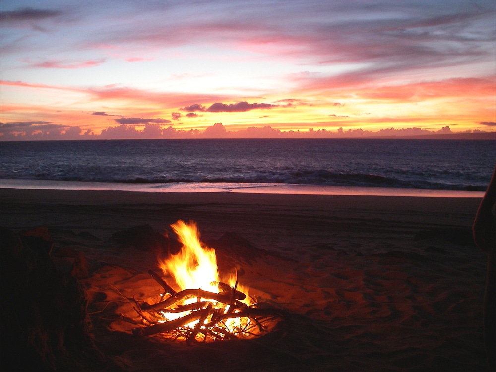 Bonfire at sunset, Lanai by Joshua Munns