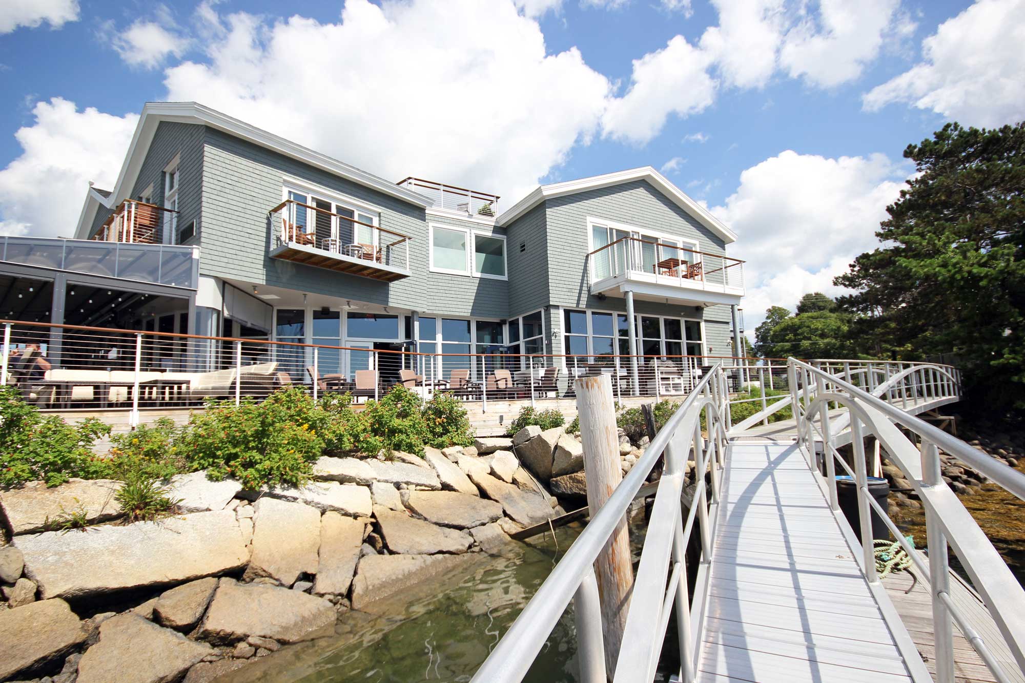New Wedding Venues: The Boathouse Waterfront Hotel