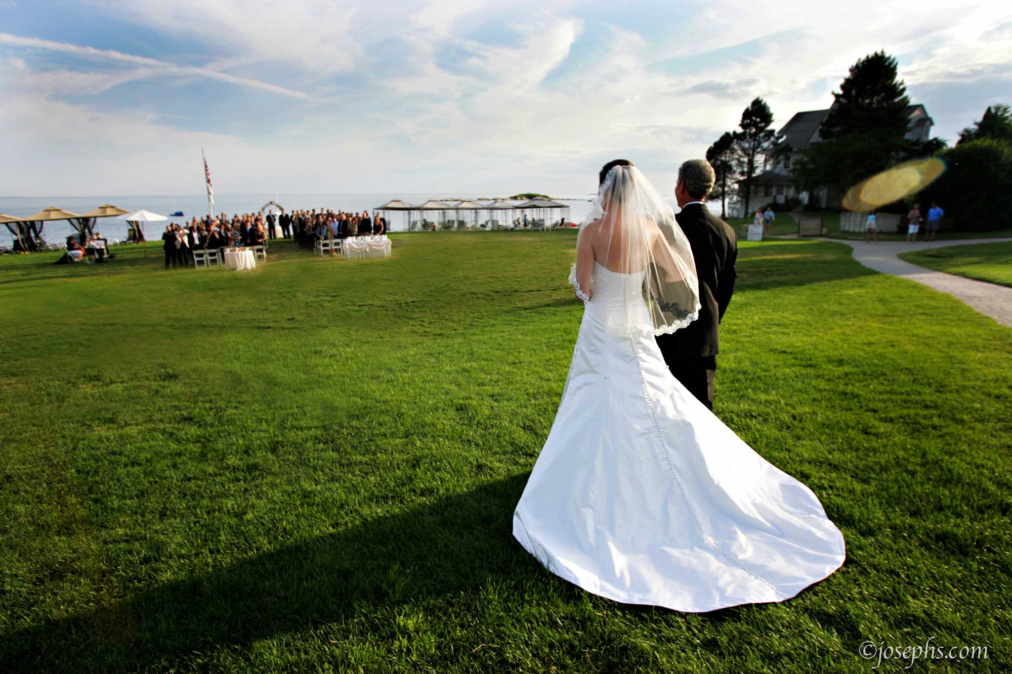 New Wedding Venues: Water's Edge Resort and Spa